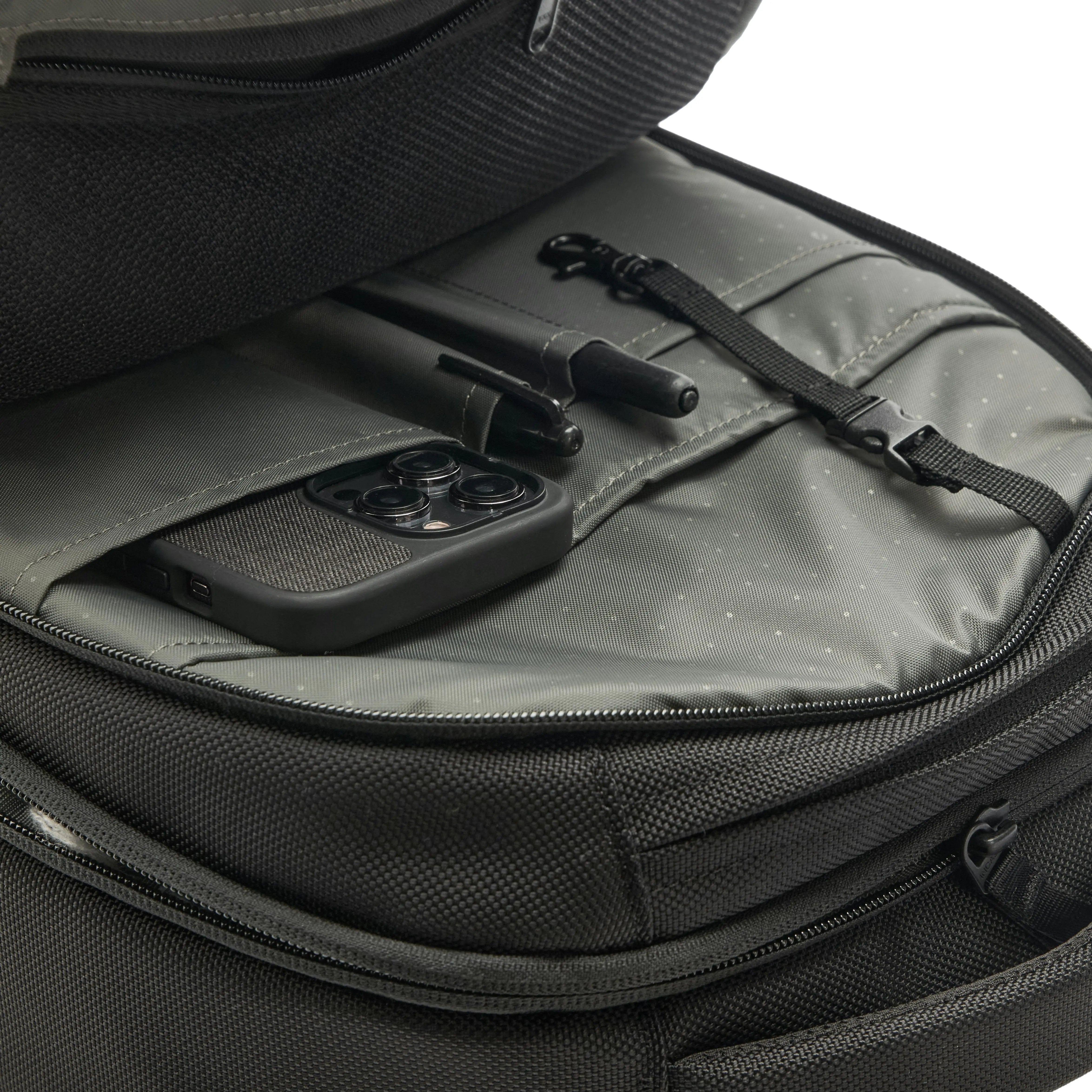 Tracks Backpack with Cordura® 18L Incase