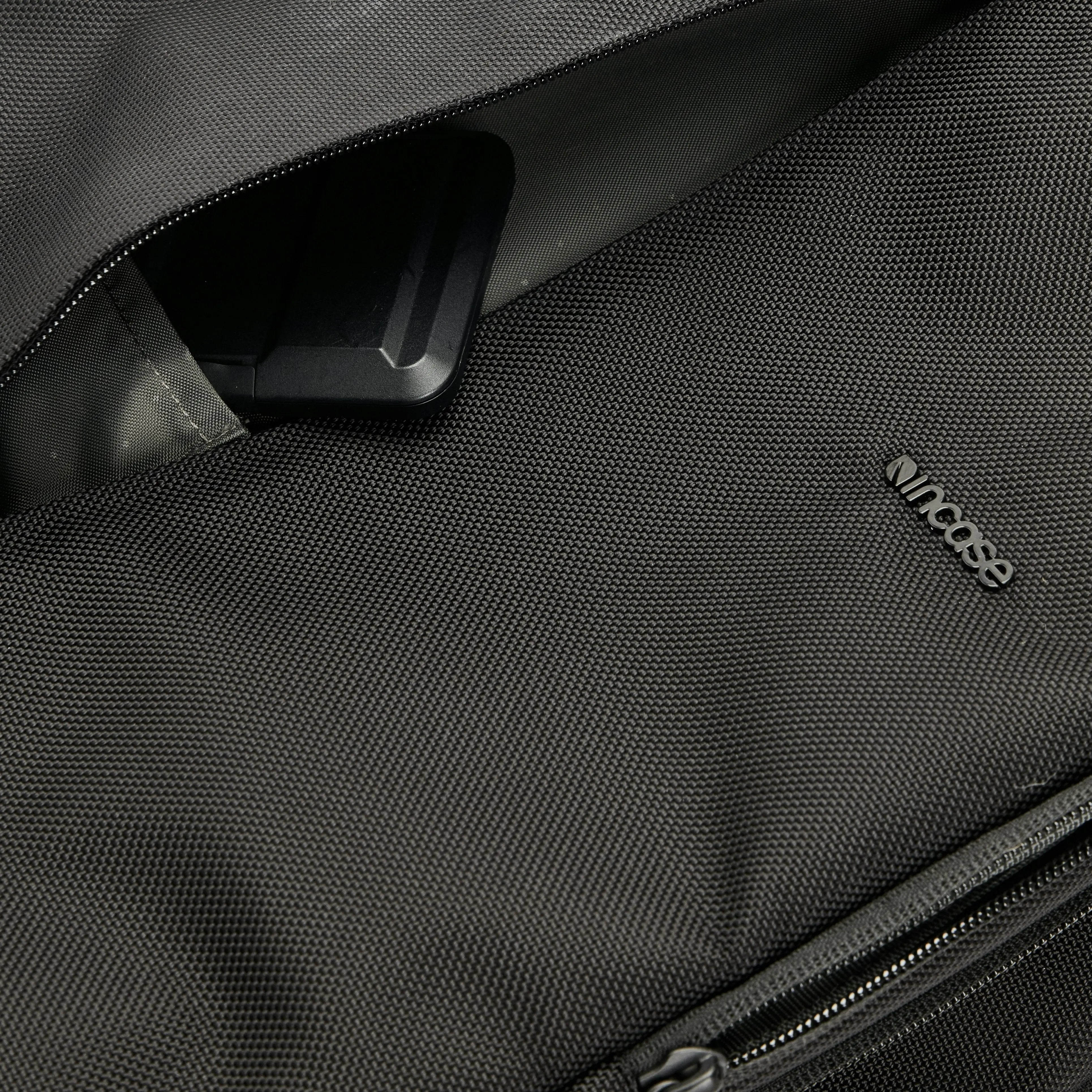 Tracks Backpack with Cordura® 25L Incase