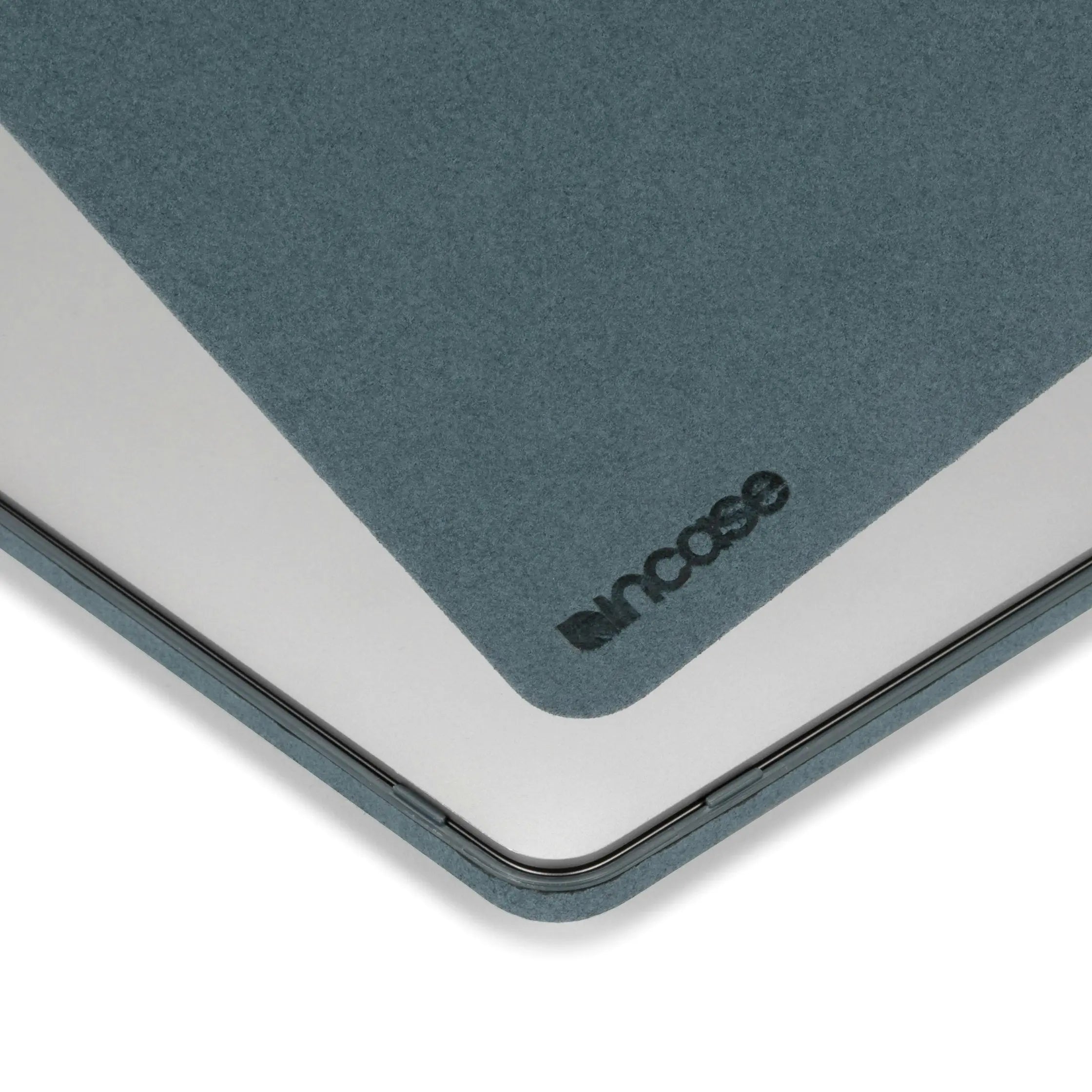 Textured Hardshell in NanoSuede for 13-inch MacBook Pro (2020) Incase