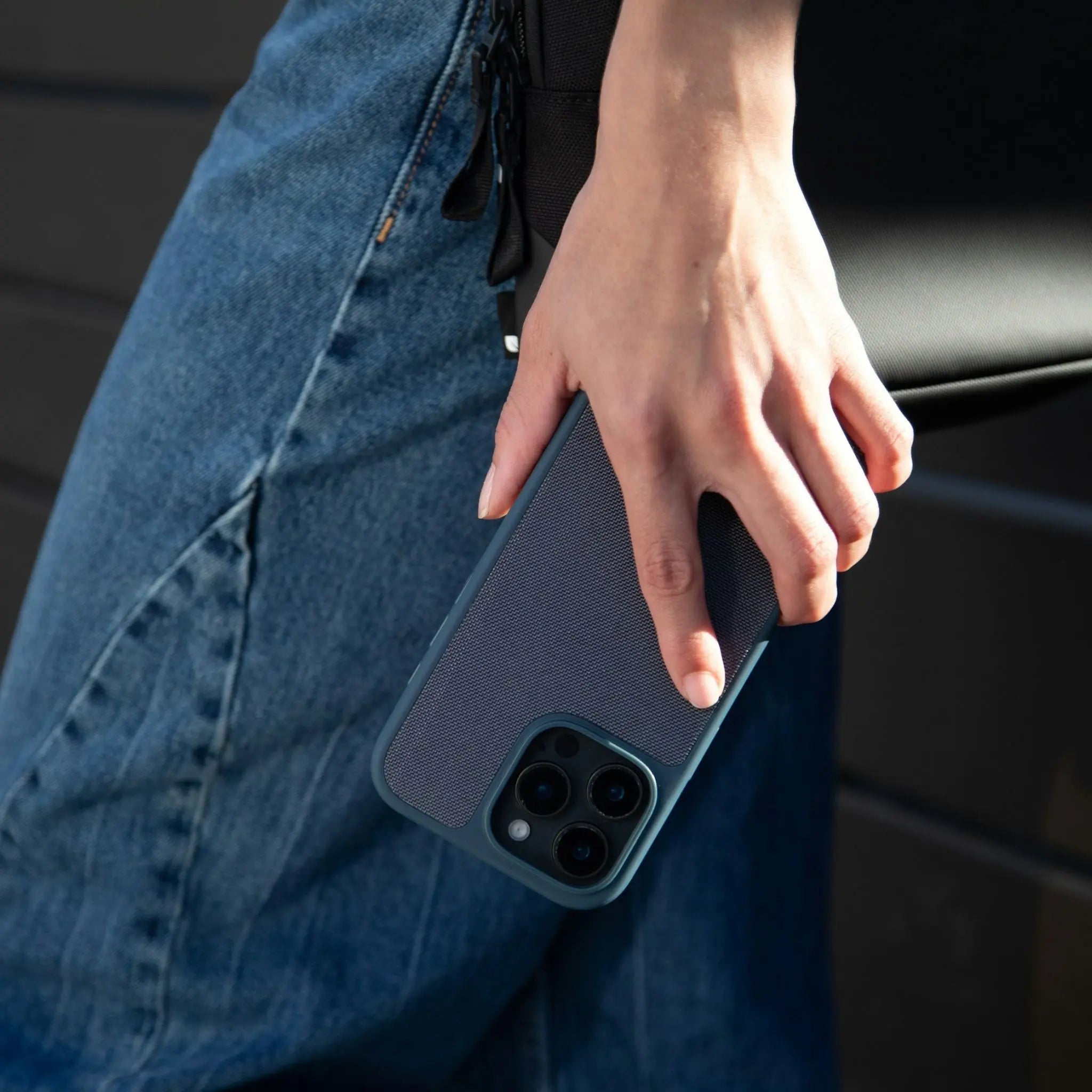 Facet Case with MagSafe for iPhone 16 Pro Max Incase