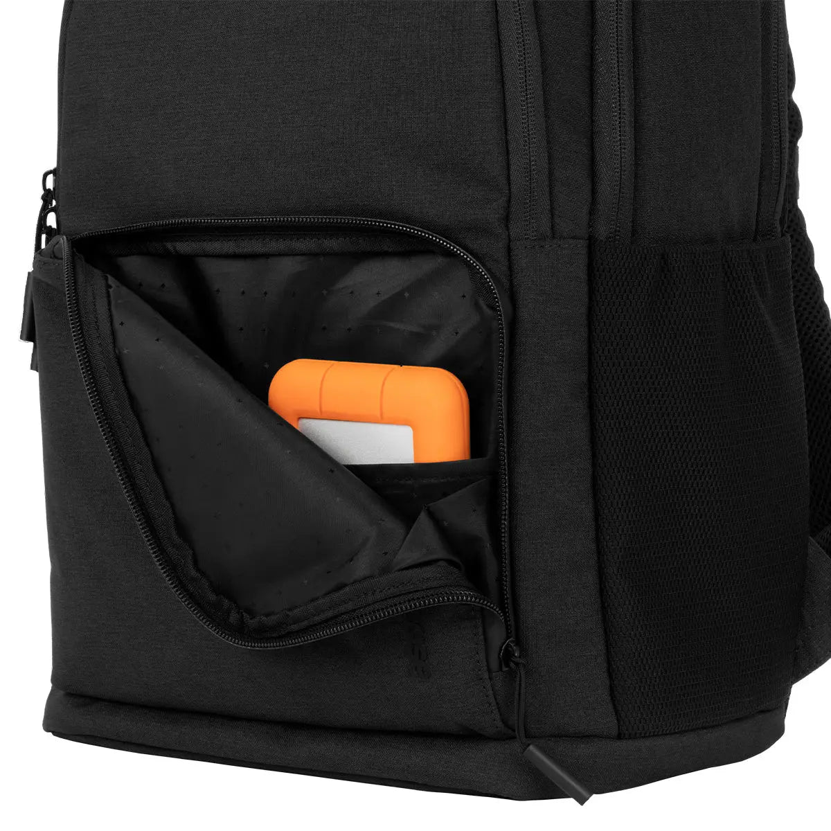 Facet Backpack 25L Incase
