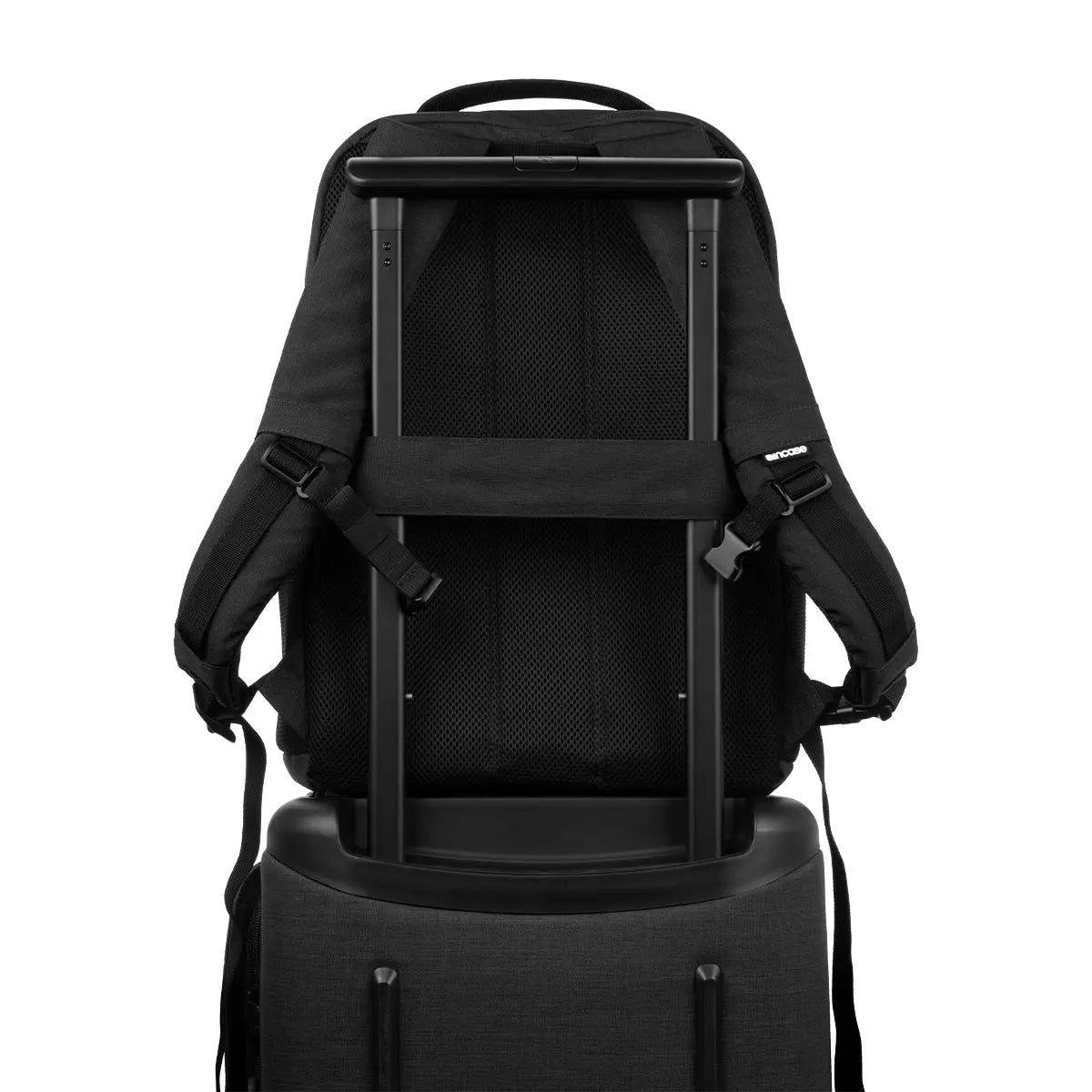 Facet Backpack 25L Incase