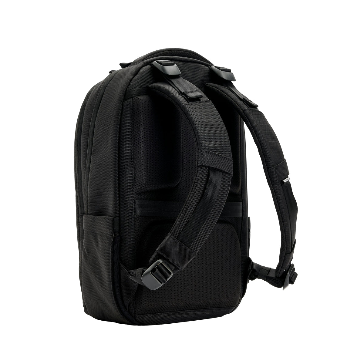 Tracks Backpack - Incase.com