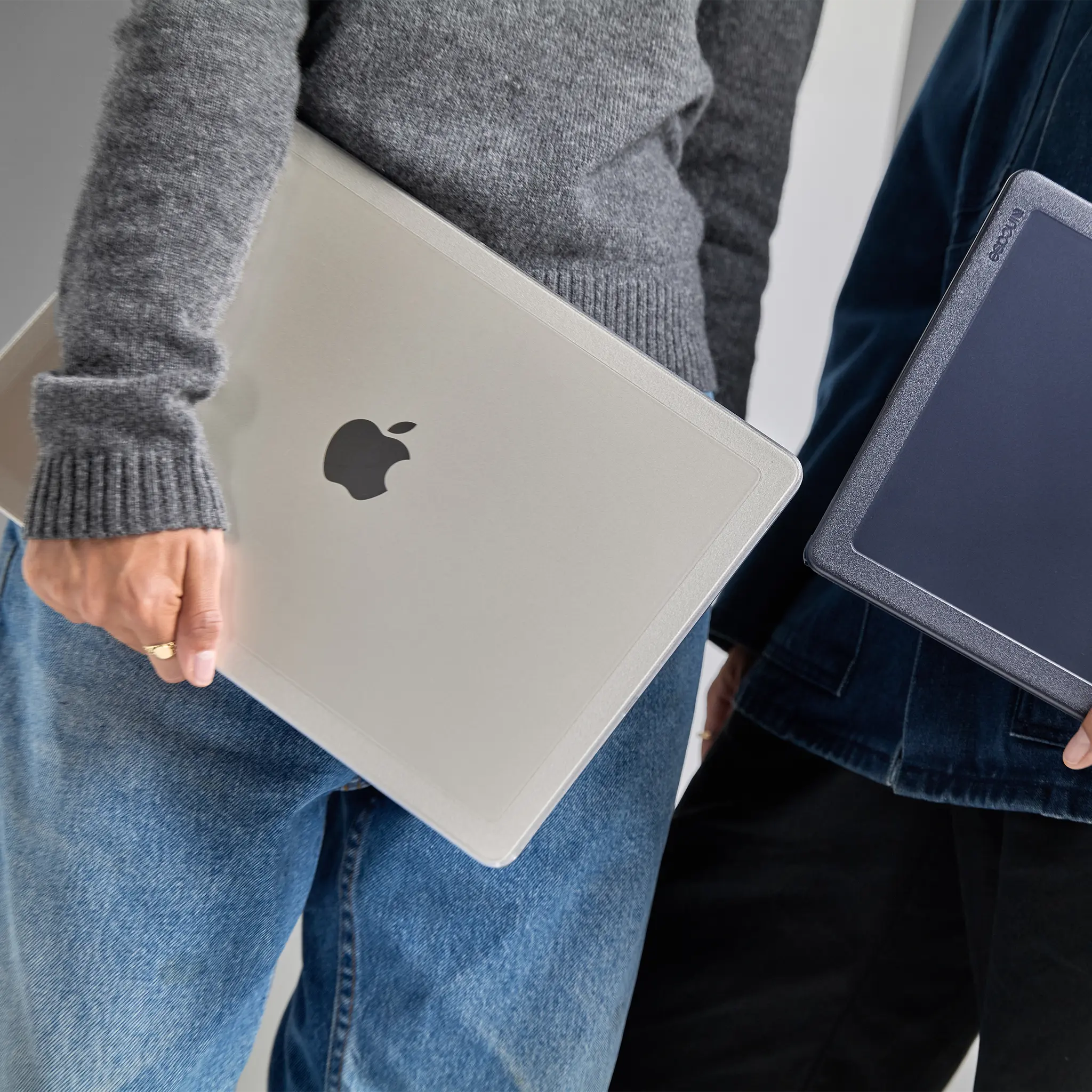 Incase Edge Hardshell Case for 14 MacBook Pro
