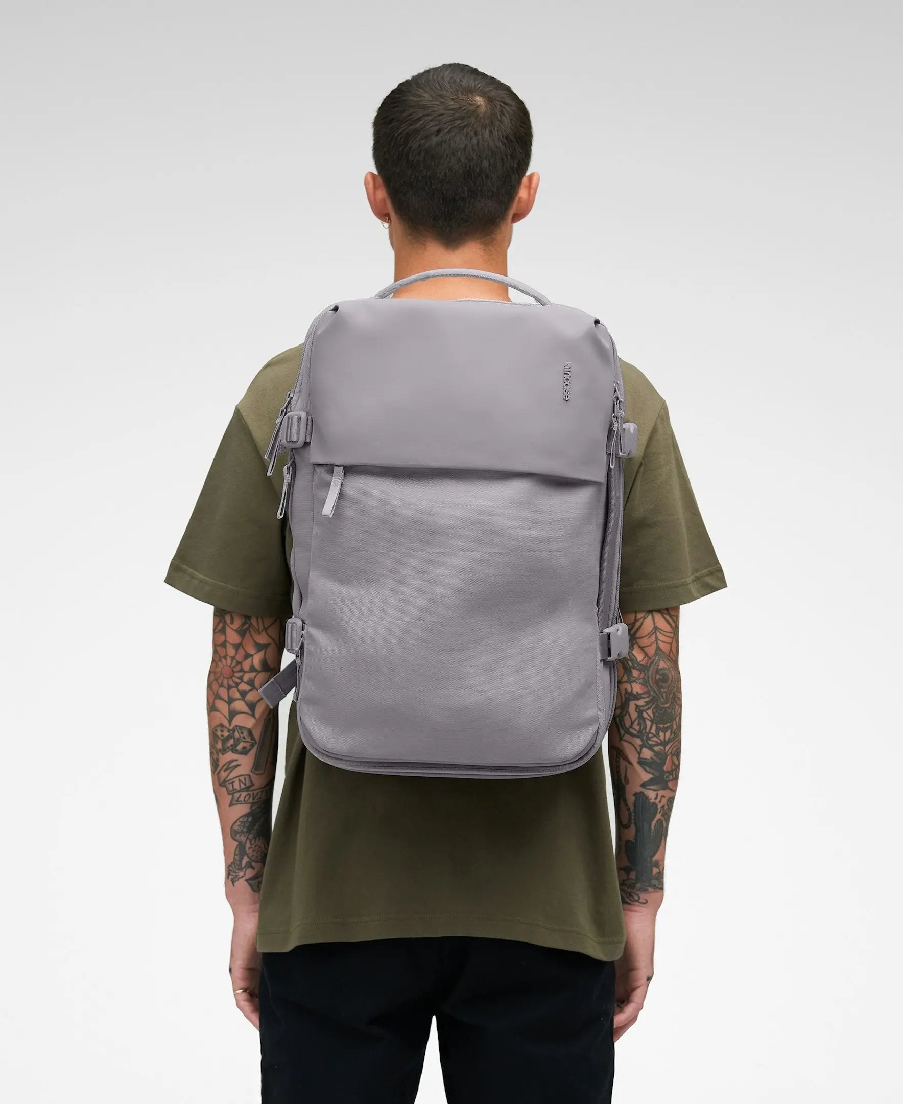 Incase A.R.C. Travel Pack - 21 to 38L | 
