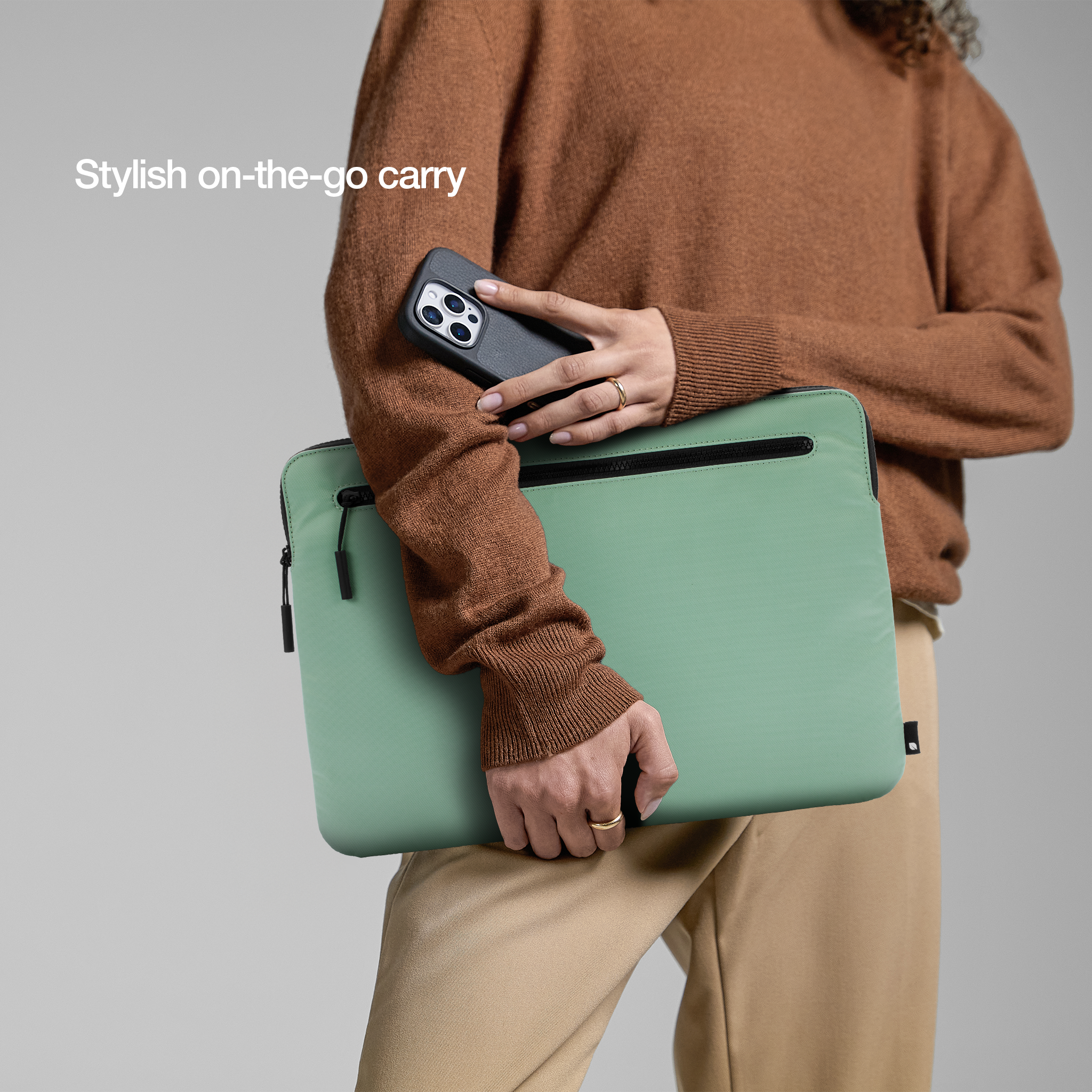 Incase Kompakte Laptop-Hülle Aus Flight Nylon – Für 16 Zoll MacBook Pro & Laptops, Mit Kunstfellfutter & Zubehörtasche