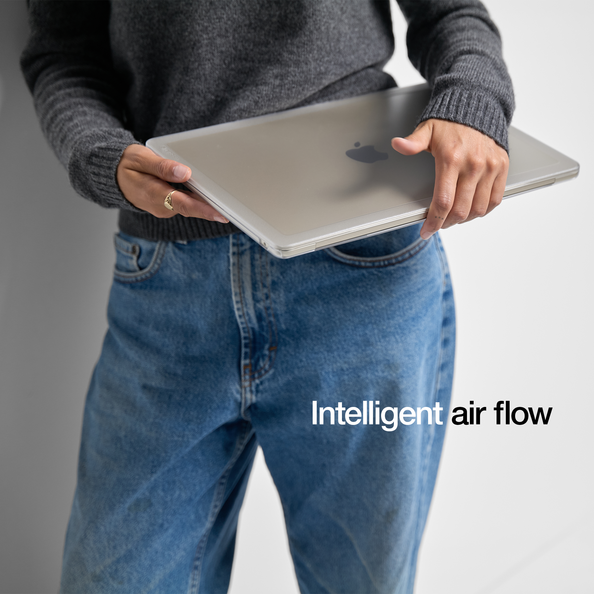 Edge Hardshell Case with Makrolon® for 14-inch MacBook Pro (M1-M4, 2021-2024) highlighting intelligent airflow