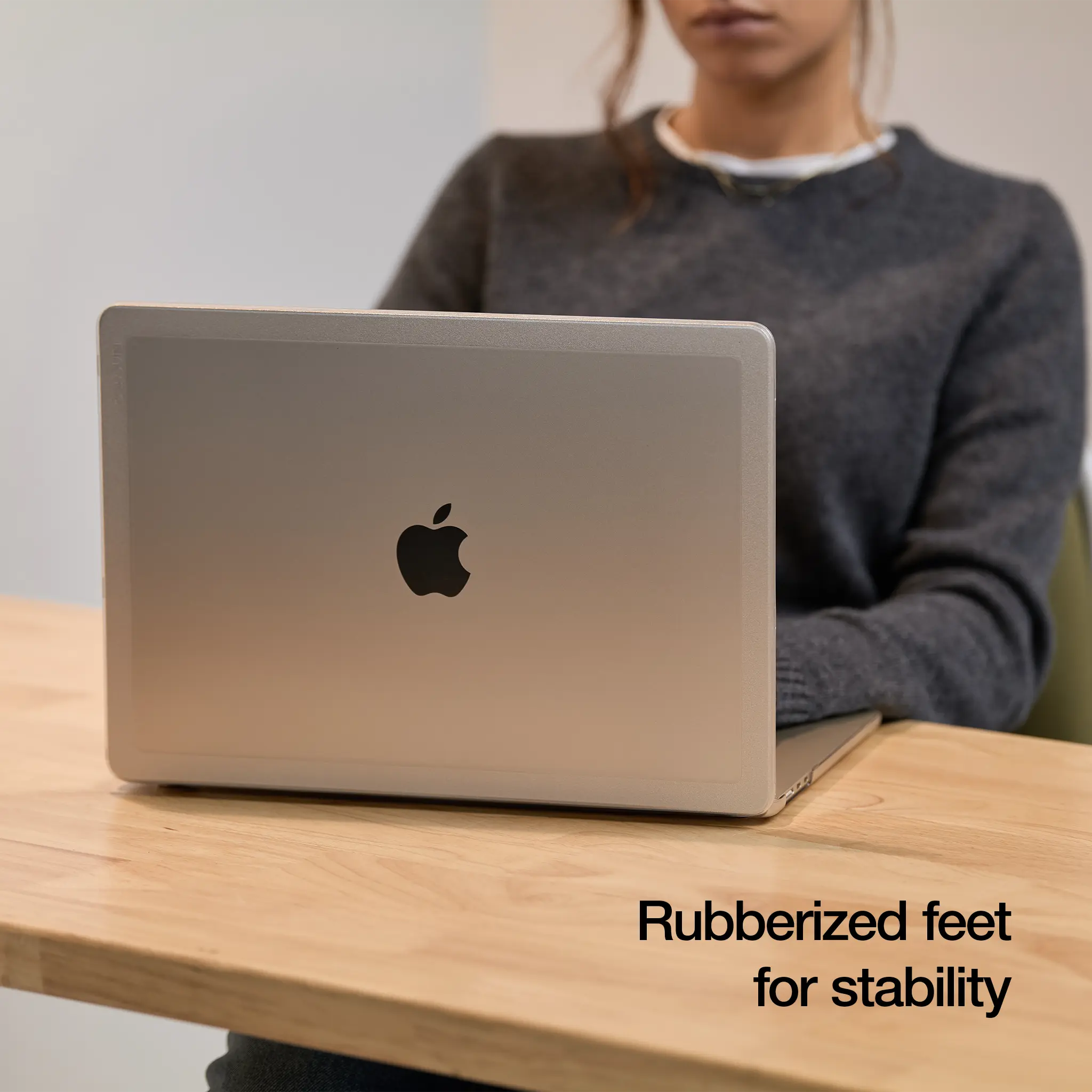 Edge Hardshell Case with Makrolon® for 13-inch MacBook Air (M2-M4, 2022-2025) highlighting rubberized feet of product